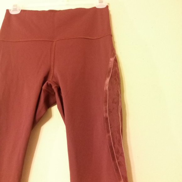 lululemon maroon floral lace leggings - Picture 6 of 9